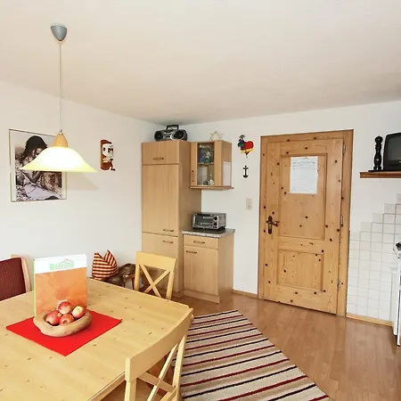 Διαμέρισμα In With Mountain Views, Parking & Balcony